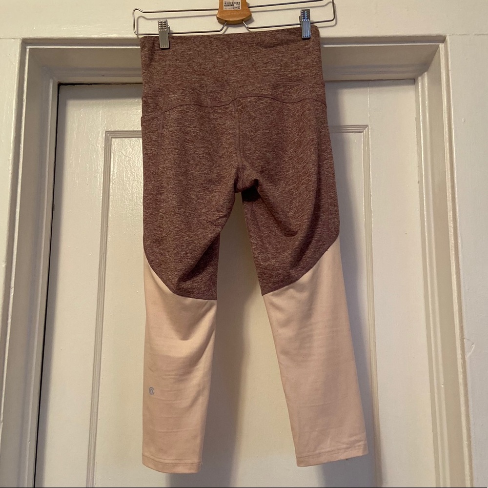 Champion 9 Two-Tone High Waisted Capri Legging SM - Picture 7 of 10